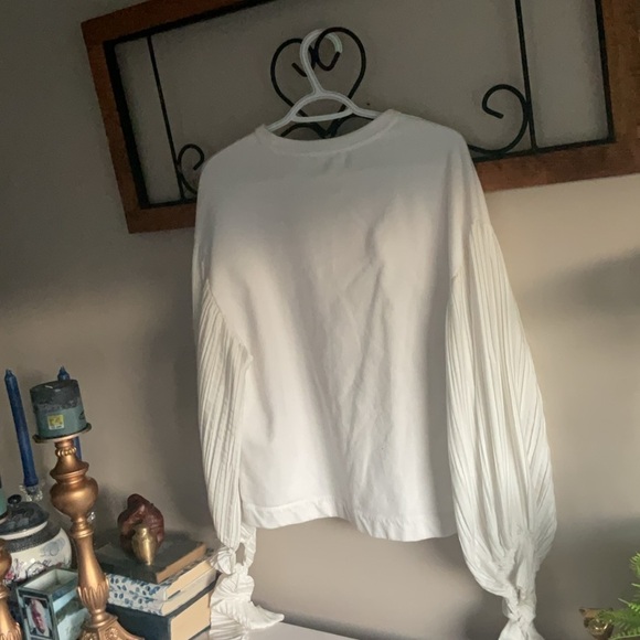 Zara White Long Sleeve Shirt sm spot on front - Picture 3 of 5